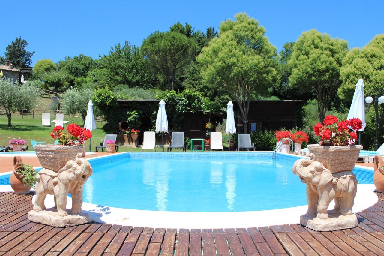 Poggio Paradiso Apartments Mengara エクステリア 写真